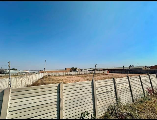 2,268M² VACANT LAND FOR SALE IN LADINE